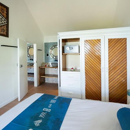 Oarsman'S Bay Lodge Naisisili Eksteriør billede