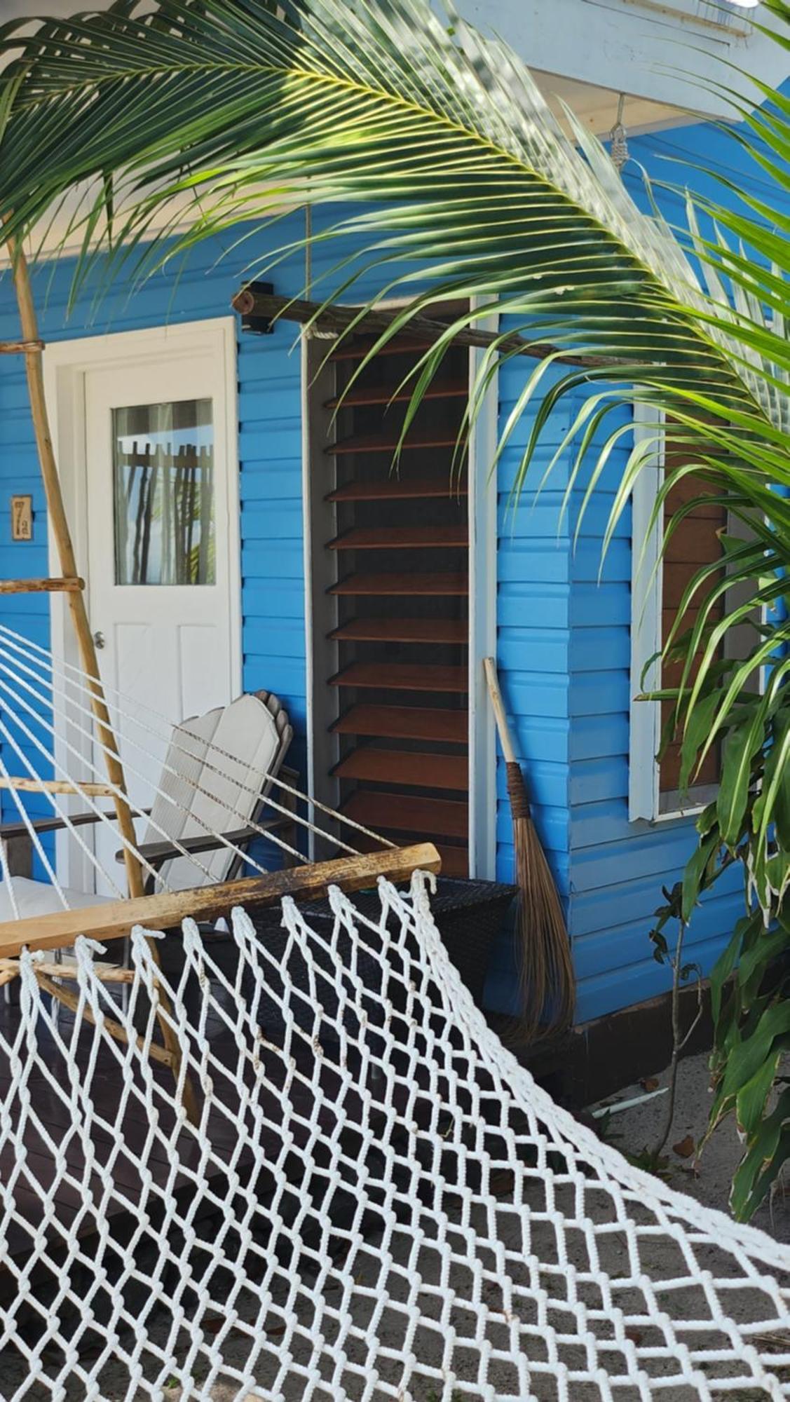 Oarsman'S Bay Lodge Naisisili Eksteriør billede